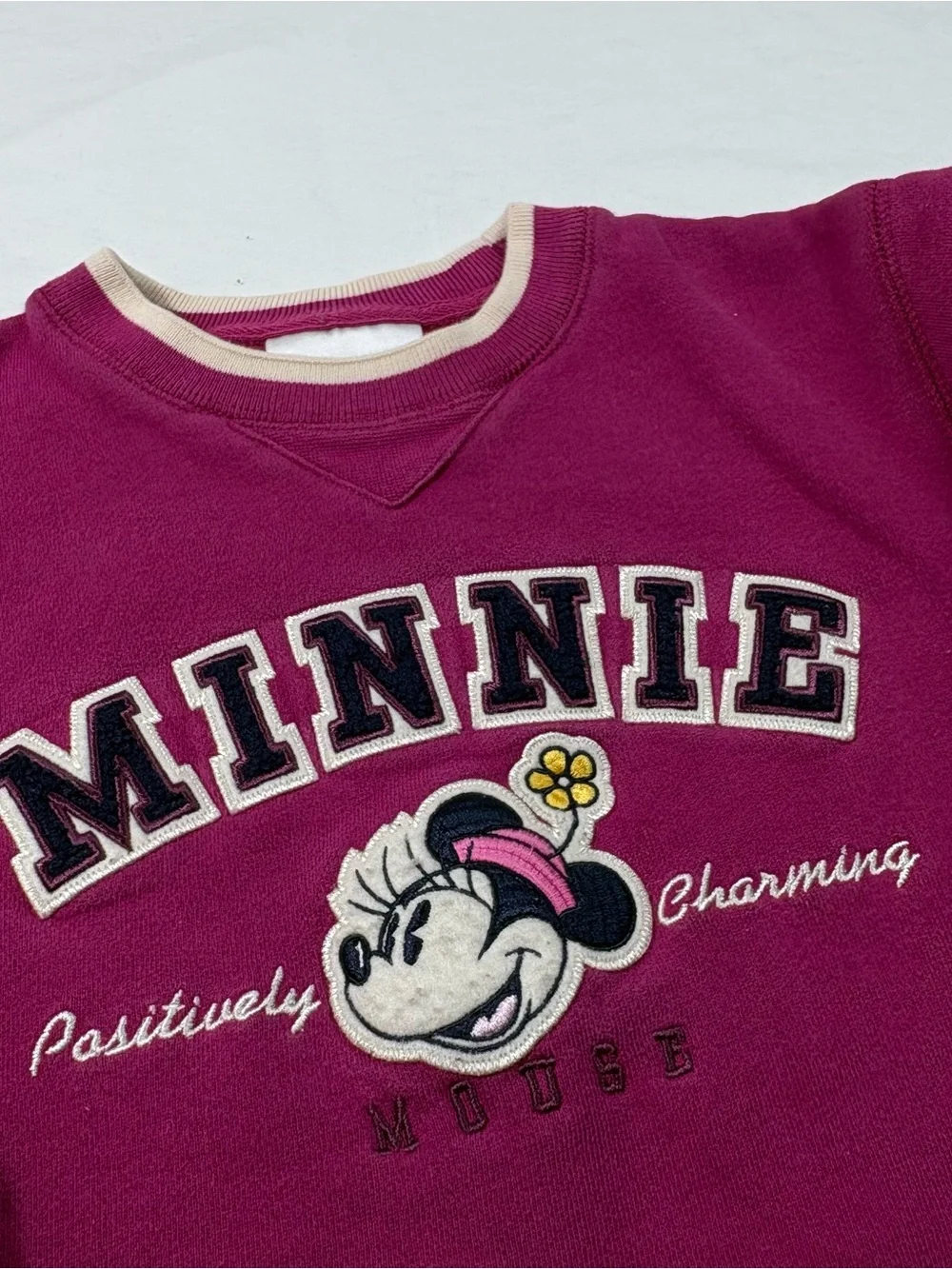 Vintage Y2K Disney Minnie Mouse Embroidered Berry Pink Crewneck Sweatshirt XXS